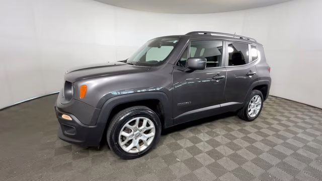 2018 Gray Jeep Renegade Latitude 4X4 SUV
