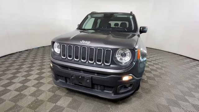 2018 Gray Jeep Renegade Latitude 4X4 SUV