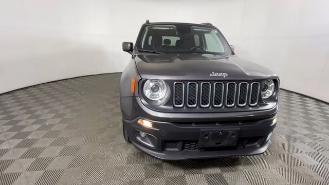 2018 Gray Jeep Renegade Latitude 4X4 SUV