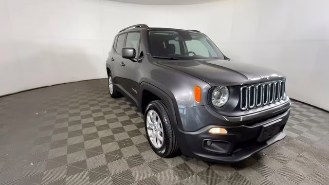 2018 Gray Jeep Renegade Latitude 4X4 SUV