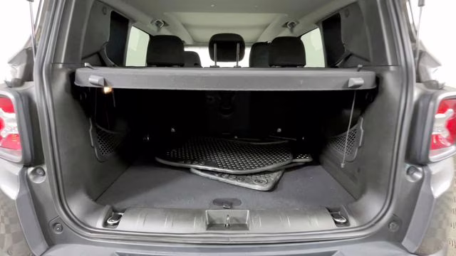 2018 Gray Jeep Renegade Latitude 4X4 SUV