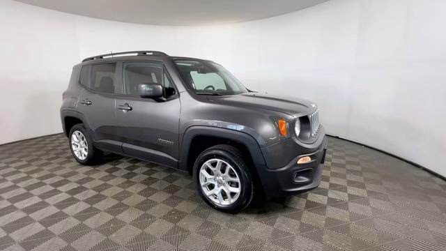 2018 Gray Jeep Renegade Latitude 4X4 SUV