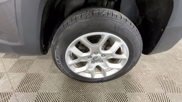 2018 Gray Jeep Renegade Latitude 4X4 SUV
