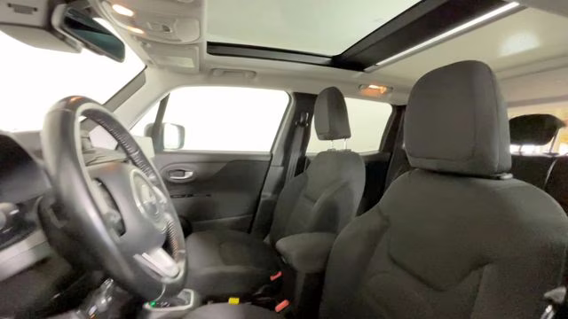2018 Gray Jeep Renegade Latitude 4X4 SUV