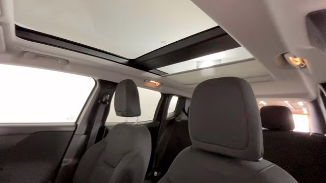 2018 Gray Jeep Renegade Latitude 4X4 SUV
