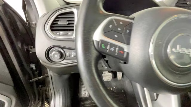2018 Gray Jeep Renegade Latitude 4X4 SUV