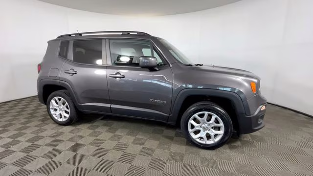 2018 Gray Jeep Renegade Latitude 4X4 SUV