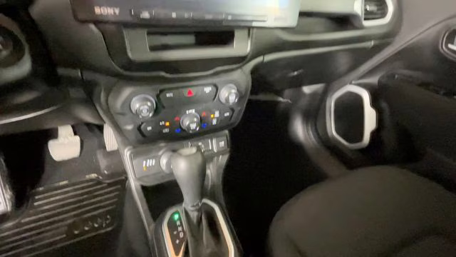 2018 Gray Jeep Renegade Latitude 4X4 SUV