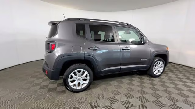 2018 Gray Jeep Renegade Latitude 4X4 SUV