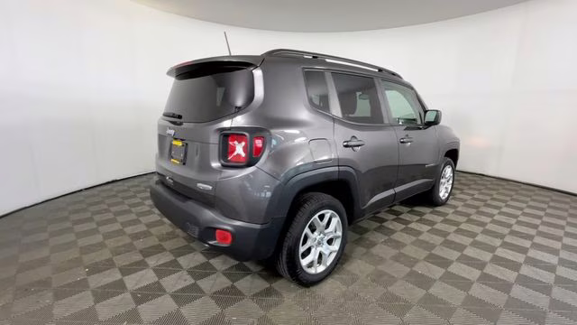 2018 Gray Jeep Renegade Latitude 4X4 SUV