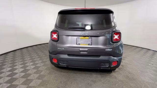 2018 Gray Jeep Renegade Latitude 4X4 SUV
