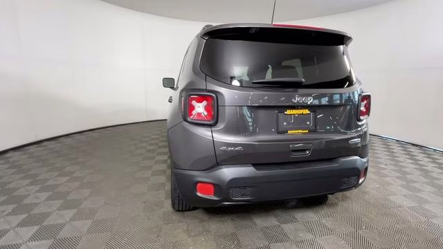 2018 Gray Jeep Renegade Latitude 4X4 SUV