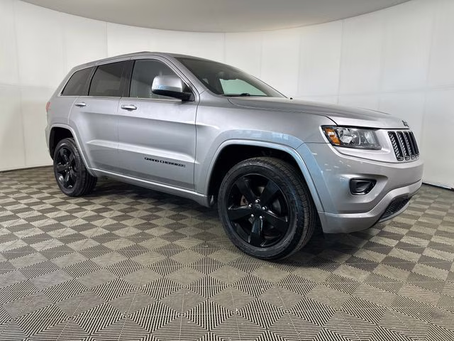 2015 Billet Silver Metallic Clearcoat Jeep Grand Cherokee Altitude 4X4 SUV
