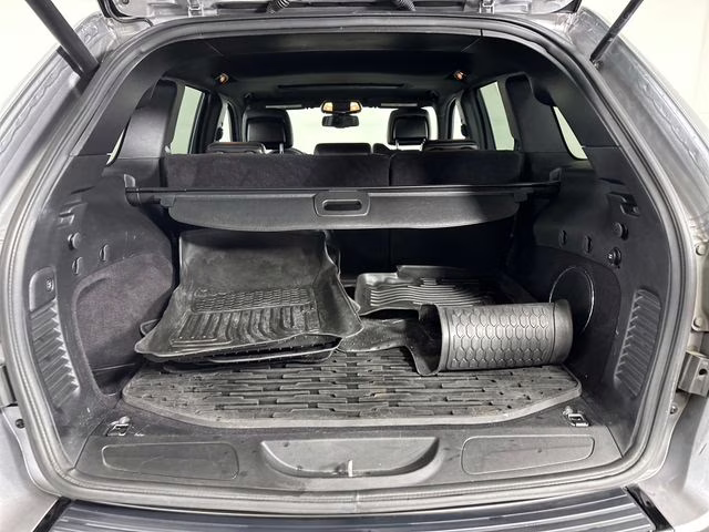 2015 Billet Silver Metallic Clearcoat Jeep Grand Cherokee Altitude 4X4 SUV
