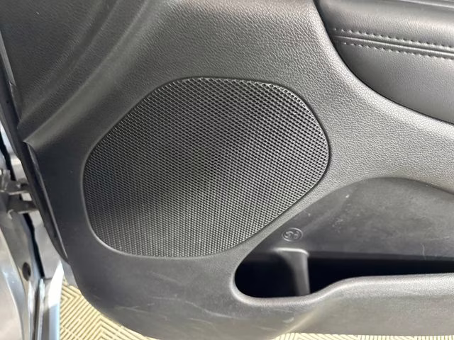 2015 Billet Silver Metallic Clearcoat Jeep Grand Cherokee Altitude 4X4 SUV