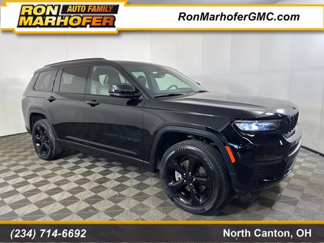 2023 Diamond Black Crystal Pearlcoat Jeep Grand Cherokee L Altitude 4X4 SUV