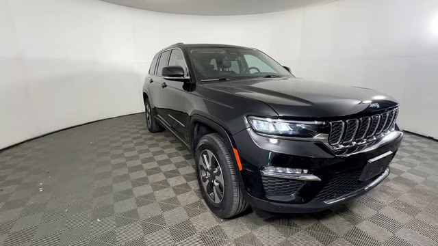 2023 Diamond Black Crystal Pearlcoat Jeep Grand Cherokee 4xe 4X4 SUV