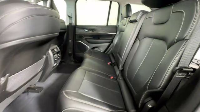 2023 Diamond Black Crystal Pearlcoat Jeep Grand Cherokee 4xe 4X4 SUV