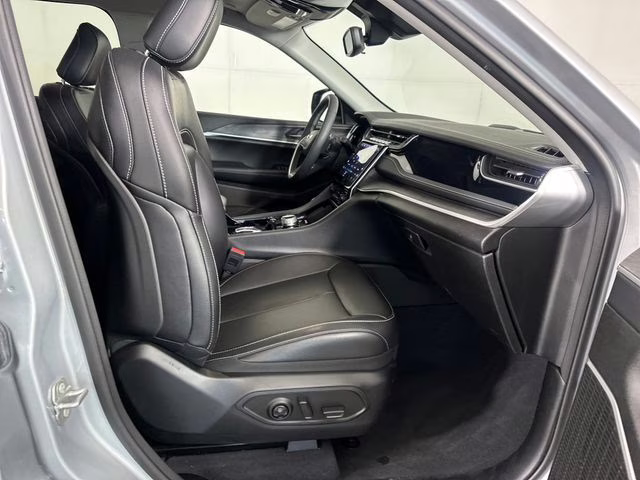 2023 Silver Zynith Jeep Grand Cherokee 4xe 4X4 SUV