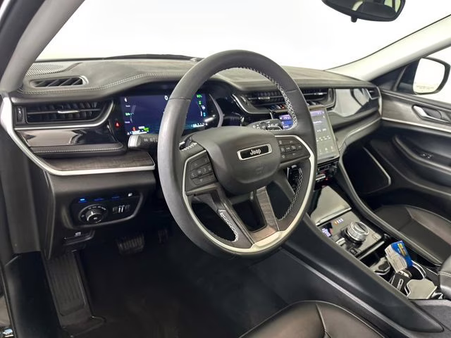 2023 Diamond Black Crystal Pearlcoat Jeep Grand Cherokee 4xe 4X4 SUV
