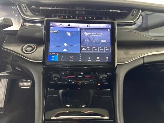2023 Diamond Black Crystal Pearlcoat Jeep Grand Cherokee 4xe 4X4 SUV