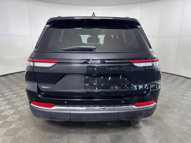 2023 Diamond Black Crystal Pearlcoat Jeep Grand Cherokee 4xe 4X4 SUV