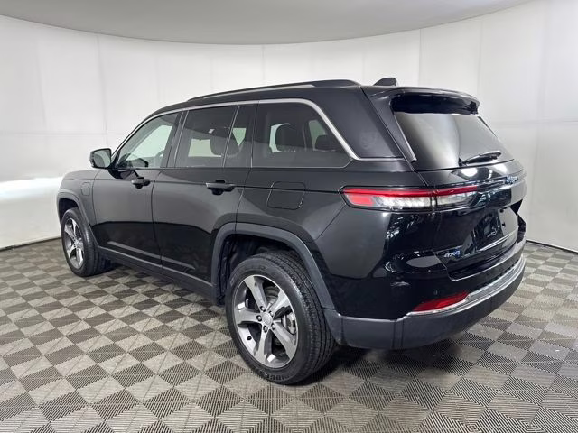 2023 Diamond Black Crystal Pearlcoat Jeep Grand Cherokee 4xe 4X4 SUV