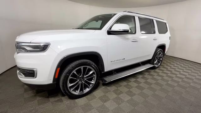 2022 Bright White Clearcoat Jeep Wagoneer Series III 4X4 SUV