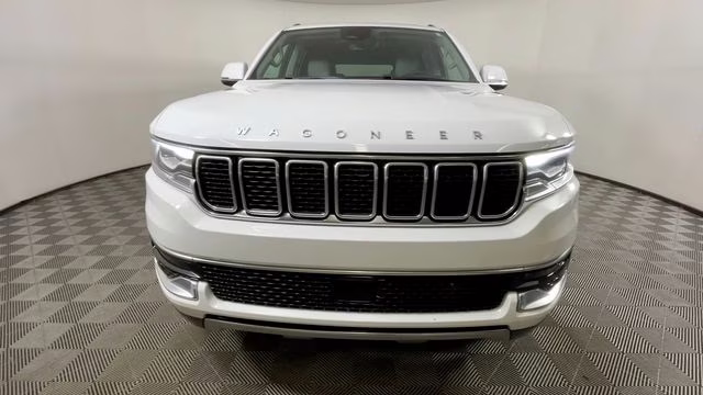 2022 Bright White Clearcoat Jeep Wagoneer Series III 4X4 SUV