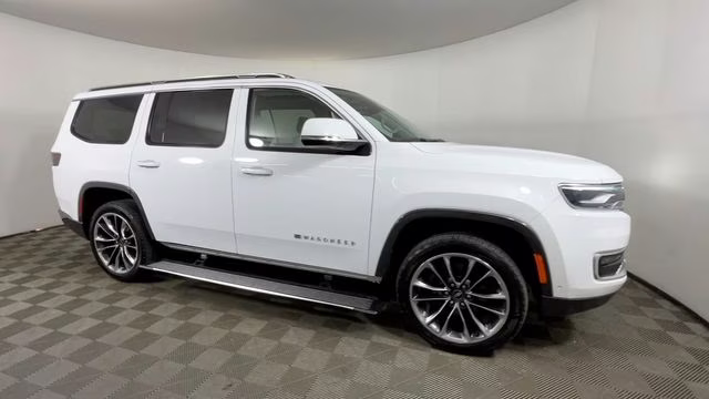 2022 Bright White Clearcoat Jeep Wagoneer Series III 4X4 SUV