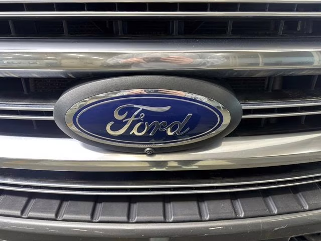 2022 Gray Metallic Ford Super Duty F-350 SRW Platinum 4X4 Truck