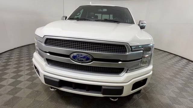 2019 White Platinum Clearcoat Metallic Ford F-150 Platinum 4X4 Truck