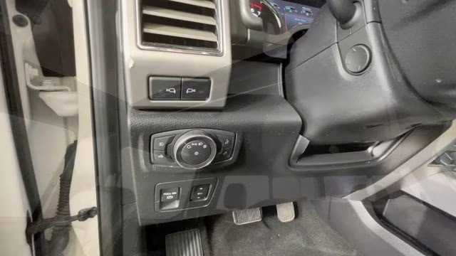 2019 White Platinum Clearcoat Metallic Ford F-150 Platinum 4X4 Truck