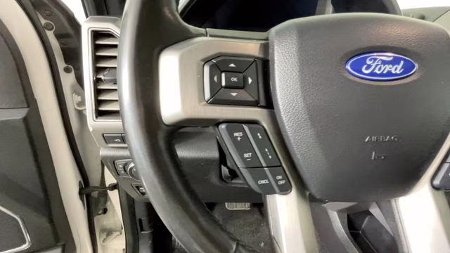 2019 White Platinum Clearcoat Metallic Ford F-150 Platinum 4X4 Truck