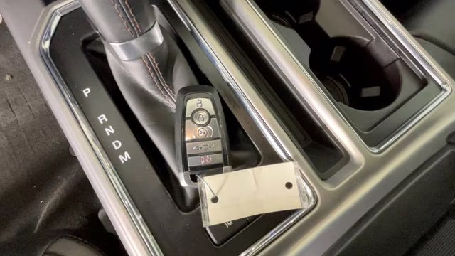 2019 White Platinum Clearcoat Metallic Ford F-150 Platinum 4X4 Truck