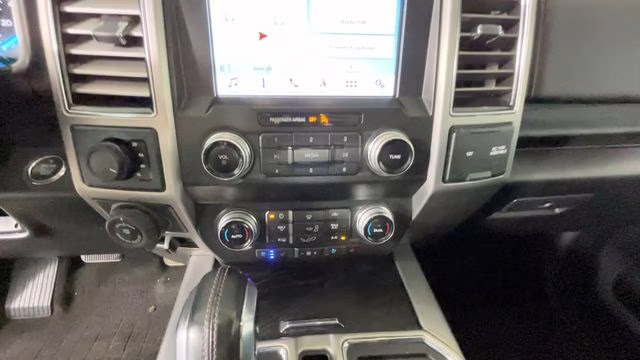 2019 White Platinum Clearcoat Metallic Ford F-150 Platinum 4X4 Truck