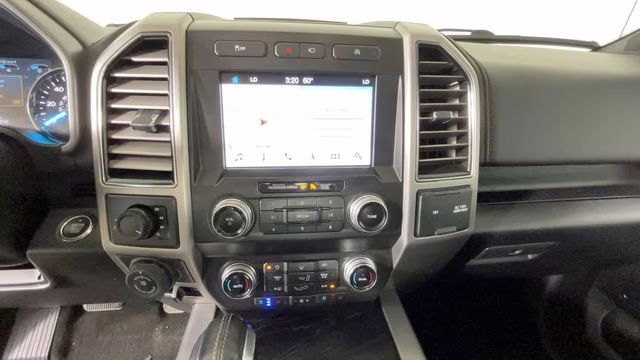 2019 White Platinum Clearcoat Metallic Ford F-150 Platinum 4X4 Truck