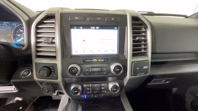 2019 White Platinum Clearcoat Metallic Ford F-150 Platinum 4X4 Truck