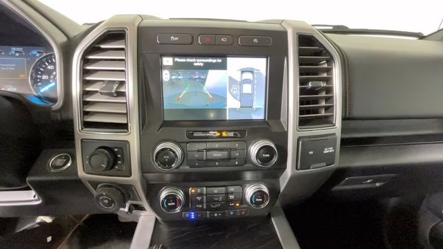 2019 White Platinum Clearcoat Metallic Ford F-150 Platinum 4X4 Truck