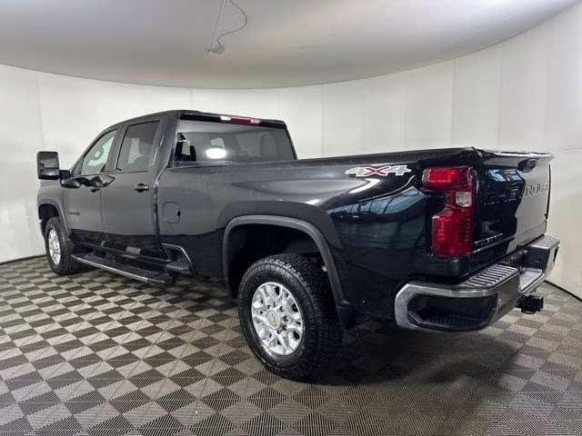2022 Mosaic Black Metallic Chevrolet Silverado 3500HD LT 4X4 Truck