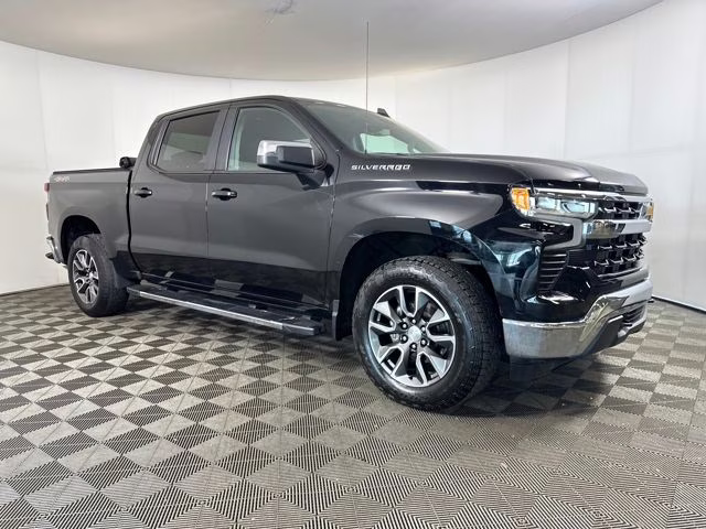 2022 Black Chevrolet Silverado 1500 LT 4X4 Truck