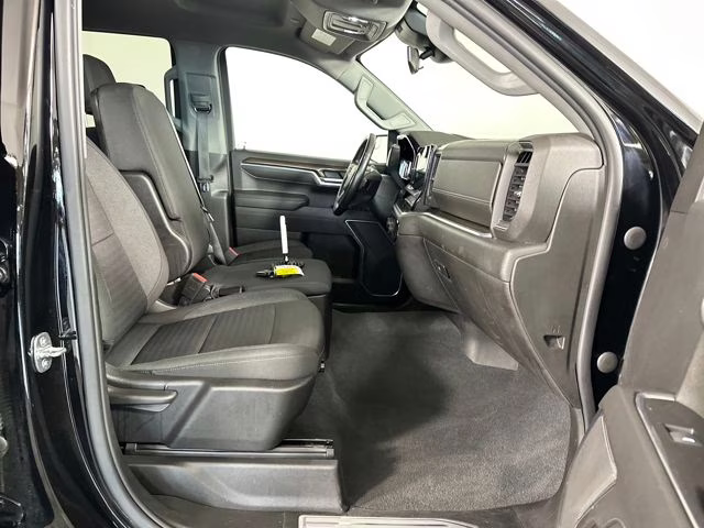 2022 Black Chevrolet Silverado 1500 LT 4X4 Truck