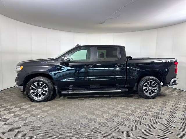 2022 Black Chevrolet Silverado 1500 LT 4X4 Truck