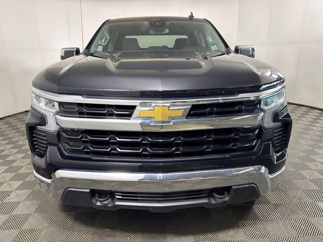 2022 Black Chevrolet Silverado 1500 LT 4X4 Truck