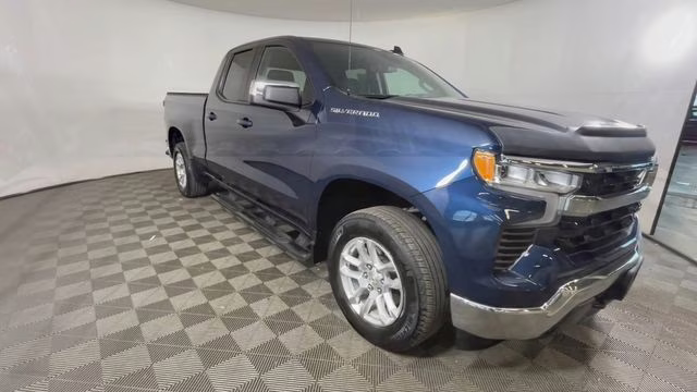 2023 Northsky Blue Metallic Chevrolet Silverado 1500 LT 4X4 Truck