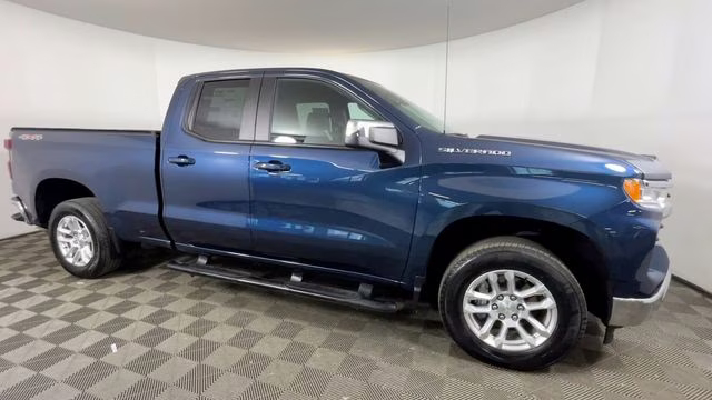 2023 Northsky Blue Metallic Chevrolet Silverado 1500 LT 4X4 Truck