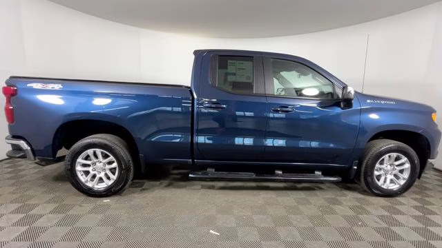 2023 Northsky Blue Metallic Chevrolet Silverado 1500 LT 4X4 Truck