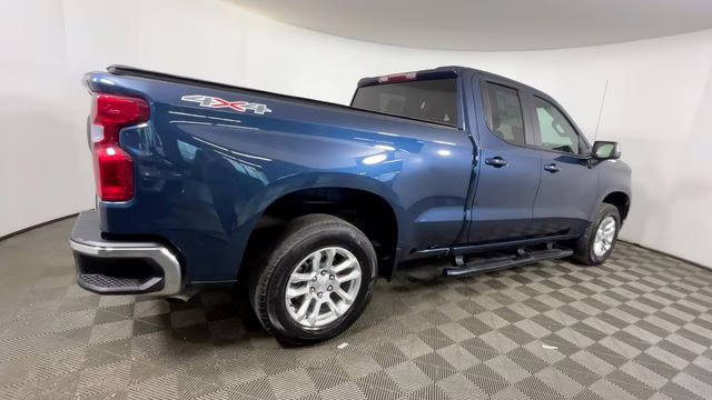 2023 Northsky Blue Metallic Chevrolet Silverado 1500 LT 4X4 Truck