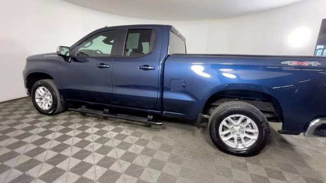 2023 Northsky Blue Metallic Chevrolet Silverado 1500 LT 4X4 Truck