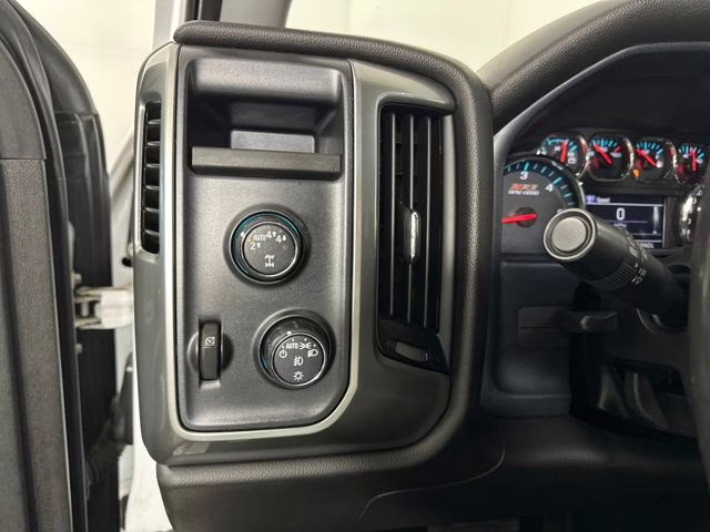 2018 Summit White Chevrolet Silverado 1500 LT 4X4 Truck